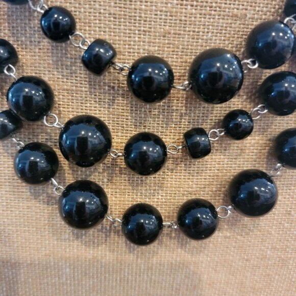 Paparazzi Necklace ~ Everyone Scatter! - Black - Picture 5 of 8